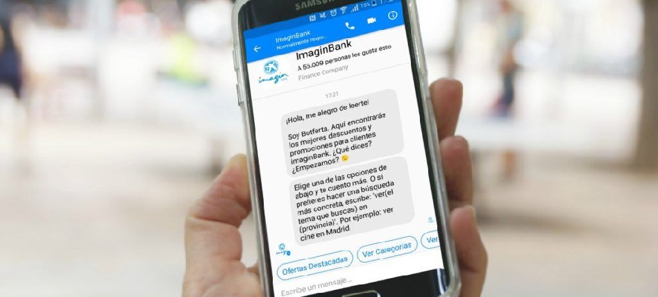De tú a tú con los ‘millennials’: CaixaBank activa su primer ‘chatbot’